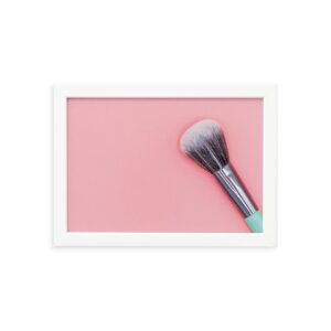 Quadro Pincel Maquiagem Fundo Rosa Moldura Branca 22x32cm